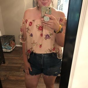 BB DAKOTA Off the Shoulder Embroidered Boho Top L